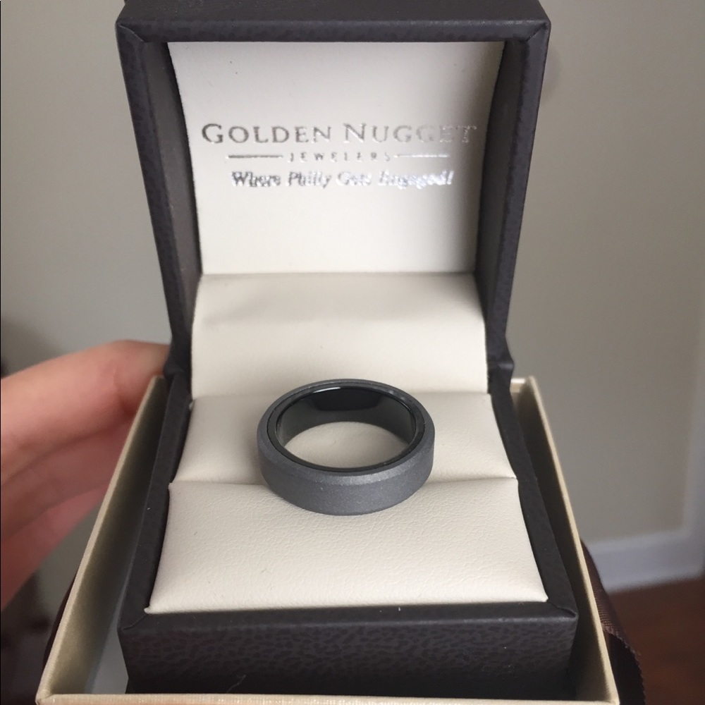 Men’s wedding band - never used, in original box